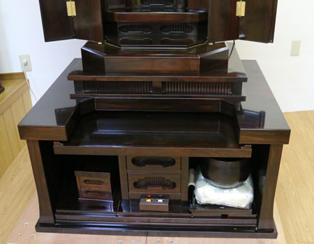 創価学会中古仏壇　厨子型　B562　創価学会仏壇専門店桜梅桃李.com拠点会場に。激安最安値で販売中です