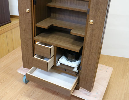  光り輝く厨子&拘り彫刻	仏具設置例 	