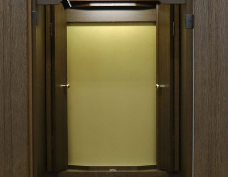  光り輝く厨子&拘り彫刻	仏具設置例 	