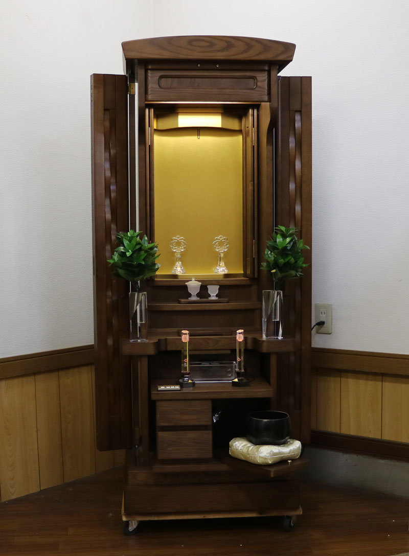 創価学会仏壇専門店桜梅桃李.comより、創価学会家具調仏壇中古567を発売いたします。和室・洋室・リビングダイニング・合所帯・一人暮らし・ワンルームに最適なお仏壇を最安値適正価格で販売いたします。また修理・中古仏壇販売・仏壇買取・仏壇処分まで行っております。