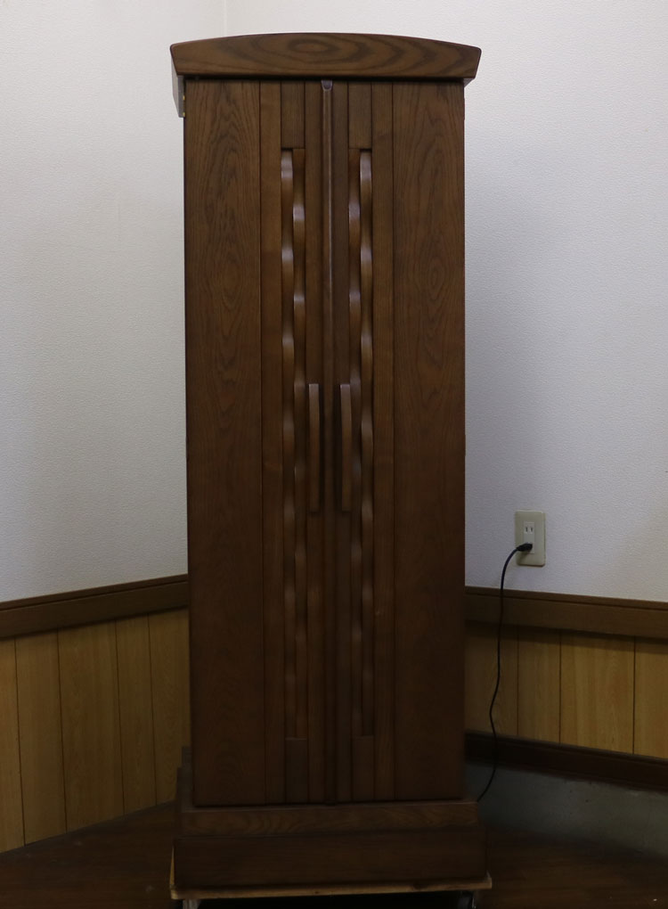 創価学会仏壇専門店桜梅桃李.comより、創価学会家具調仏壇中古567を発売いたします。和室・洋室・リビングダイニング・合所帯・一人暮らし・ワンルームに最適なお仏壇を最安値適正価格で販売いたします。また修理・中古仏壇販売・仏壇買取・仏壇処分まで行っております。