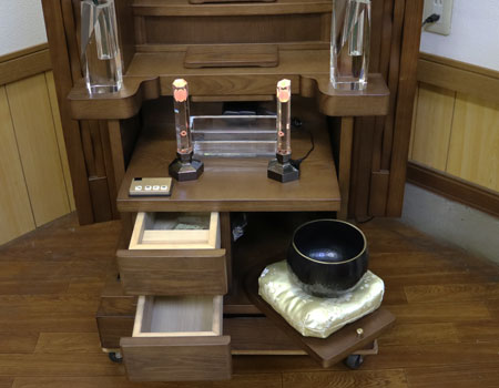 創価学会仏壇専門店桜梅桃李.comより、創価学会家具調仏壇中古567を発売いたします。和室・洋室・リビングダイニング・合所帯・一人暮らし・ワンルームに最適なお仏壇を最安値適正価格で販売いたします。また修理・中古仏壇販売・仏壇買取・仏壇処分まで行っております。