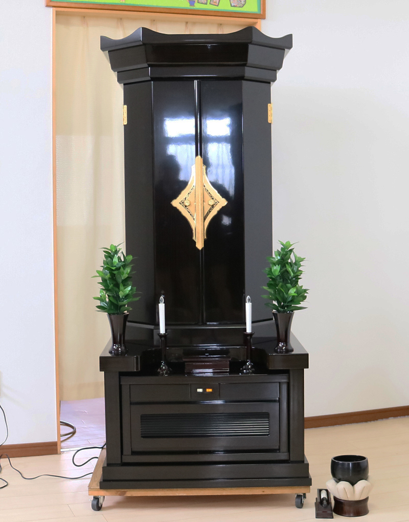 創価学会厨子型中古仏壇577 和室拠点会場に最適 六畳間八畳間 床の間 男子部 創価学会仏壇 SGI仏壇 最安値創価学会仏壇専門店桜梅桃李.comより発売