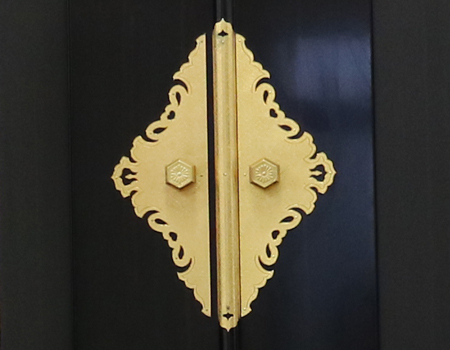 創価学会厨子型仏壇　拠点・会場・和室に最適　支部拠点地区拠点　本部拠点　男子部　四者　黒檀　大型仏壇　SGI仏壇　中古B580　創価学会仏壇専門店桜梅桃李.comより発売