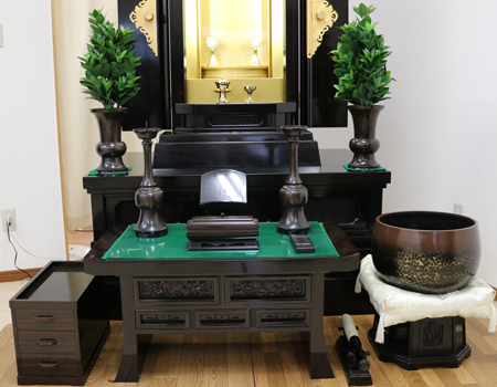 創価学会厨子型仏壇　拠点・会場・和室に最適　支部拠点地区拠点　本部拠点　男子部　四者　黒檀　大型仏壇　SGI仏壇　中古B580　創価学会仏壇専門店桜梅桃李.comより発売