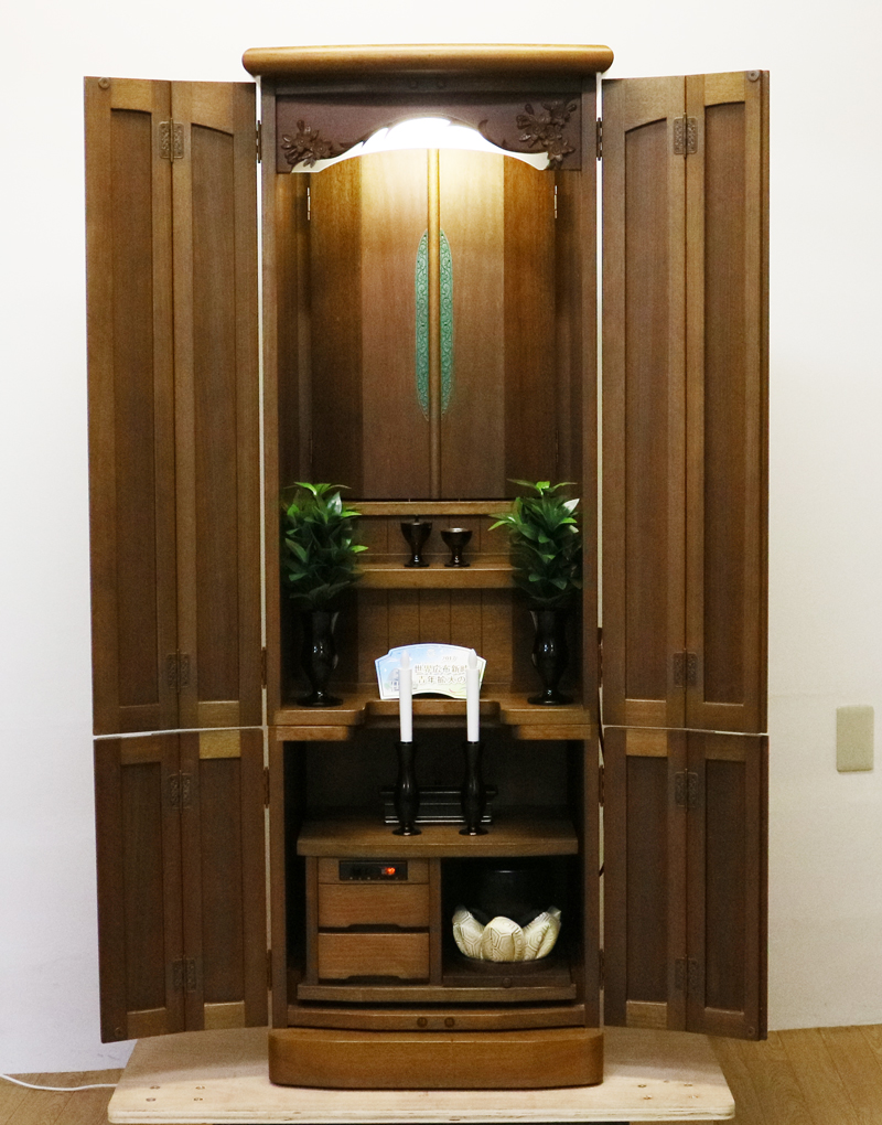 創価学会家具調仏壇 中古仏壇 桜彫 欄間 二段重ね 木の優しい空間 女子部・婦人部に大人気洋室　リビング　一人暮らし　DK　女子部　婦人部　激安　最安値　訳アリ