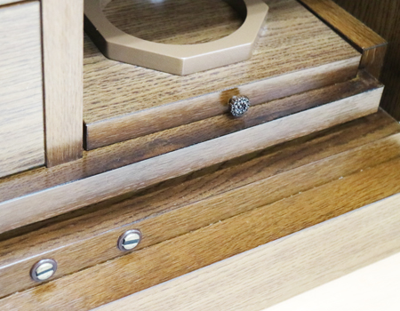 創価学会格安B級仏壇　家具調仏壇　二段重ね仏壇　洋室　和室に最適　最安値　格安　桜梅桃李.comから一点限りの大放出男子部　四者　黒檀　大型仏壇　SGI仏壇　中古B580　創価学会仏壇専門店桜梅桃李.comより発売