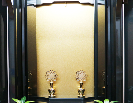 創価学会家具調仏壇　メタリック　グリーン　オーダーメイド　594 洋室・デザイナーズ　に最適 SGI仏壇 創価学会仏壇専門店桜梅桃李より発売いたします。創価学会仏壇の買取中古仏壇販売なら、当店にお任せください。最安値激安でご提供させていただきます。