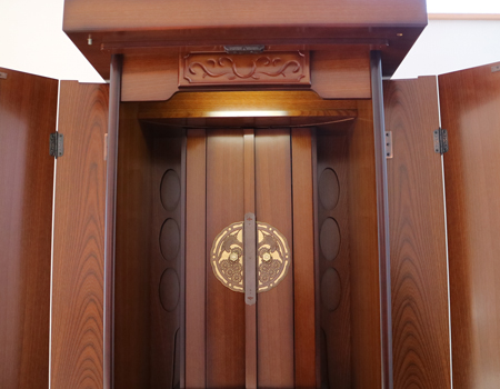 創価学会家具調中古仏壇B596　家具調仏壇　ケヤキ　欅　お買い得　アウトレット