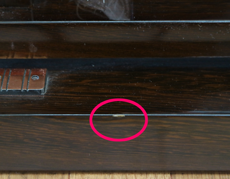 厨子型収納仏壇599です。鉄刀木の艶有塗装のお仏壇です。和室拠点におすすめのお仏壇です。すっきりとした厨子型仏壇で、ご自宅の家具にも馴染むお色となっております。憧れの厨子型仏壇を激安で販売させていただきます　創価学会厨子型仏壇