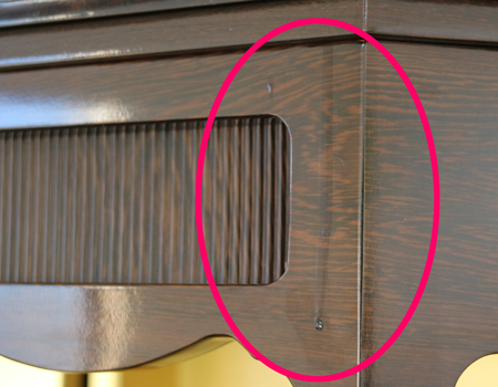 厨子型収納仏壇599です。鉄刀木の艶有塗装のお仏壇です。和室拠点におすすめのお仏壇です。すっきりとした厨子型仏壇で、ご自宅の家具にも馴染むお色となっております。憧れの厨子型仏壇を激安で販売させていただきます　創価学会厨子型仏壇