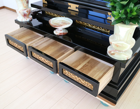 創価学会厨子型仏壇　拠点・会場・和室に最適　支部拠点地区拠点　本部拠点　男子部　四者　黒檀　大型仏壇　SGI仏壇　創価学会厨子型収納仏壇中古601 黒塗り 拠点に最適です。創価学会仏壇専門店桜梅桃李.comより、創価学会仏壇最安値で発売させていただきます。 会場・拠点・最安値・激安・訳アリ・SGI仏壇