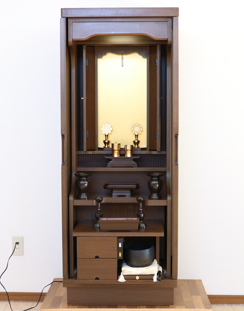 創価学会家具調仏壇中古B602　和室洋室一人暮らしワンルームに最適創価学会仏壇専門店桜梅桃李.comより、創価学会仏壇最安値で発売させていただきます。 会場・拠点・最安値・激安・訳アリ・SGI仏壇