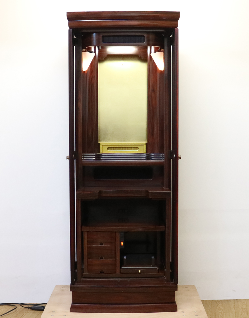 創価学会仏壇専門店桜梅桃李.comより、創価学会家具調中古仏壇B604　紫檀　新世紀ローズ　発売いたします。B級仏壇は、現状渡し、経年劣化傷等ございます。その分お買い求めやすい激安価格で販売いたします。アウトレット・中古仏壇・訳アリ特価等もございます。ぜひ検討くださいませ