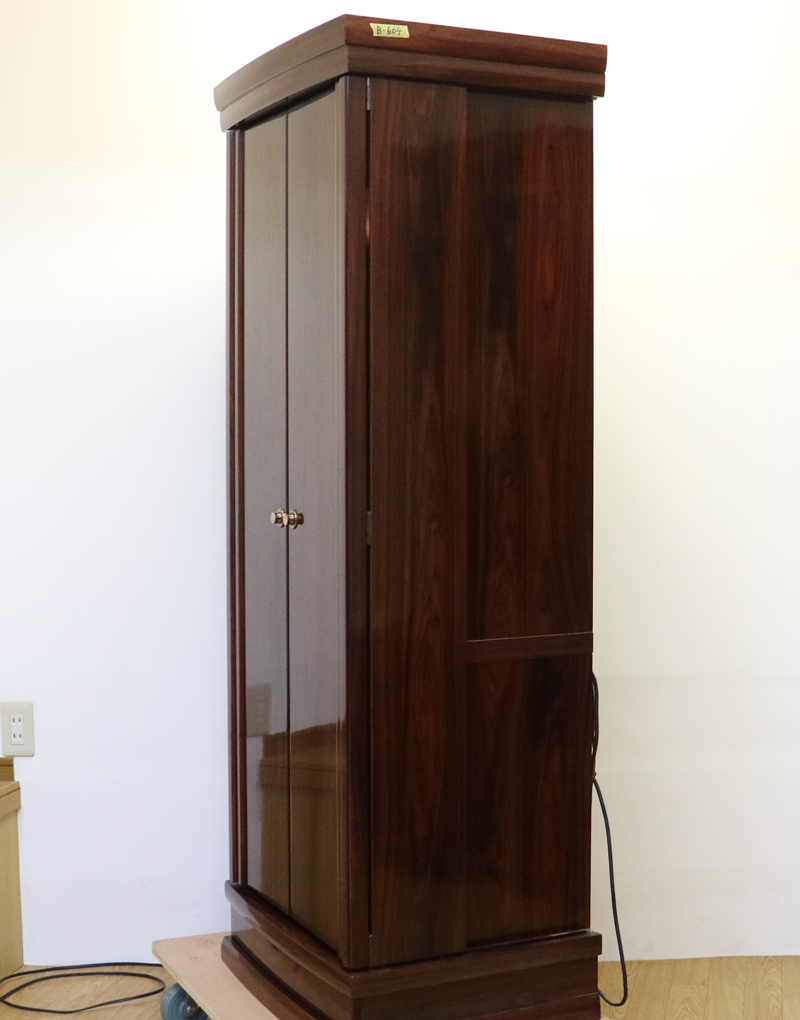 創価学会仏壇専門店桜梅桃李.comより、創価学会家具調中古仏壇B604　紫檀　新世紀ローズ　発売いたします。B級仏壇は、現状渡し、経年劣化傷等ございます。その分お買い求めやすい激安価格で販売いたします。アウトレット・中古仏壇・訳アリ特価等もございます。ぜひ検討くださいませ