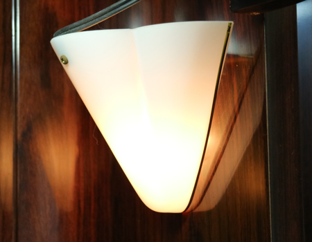 創価学会仏壇専門店桜梅桃李.comより、創価学会家具調中古仏壇B604　紫檀　新世紀ローズ　発売いたします。B級仏壇は、現状渡し、経年劣化傷等ございます。その分お買い求めやすい激安価格で販売いたします。アウトレット・中古仏壇・訳アリ特価等もございます。ぜひ検討くださいませ