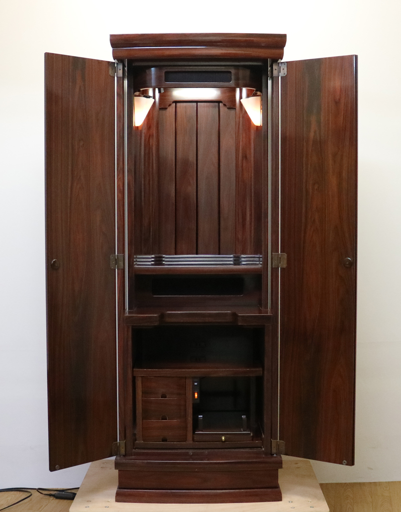 創価学会仏壇専門店桜梅桃李.comより、創価学会家具調中古仏壇B604　紫檀　新世紀ローズ　発売いたします。B級仏壇は、現状渡し、経年劣化傷等ございます。その分お買い求めやすい激安価格で販売いたします。アウトレット・中古仏壇・訳アリ特価等もございます。ぜひ検討くださいませ