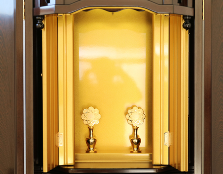 創価学会仏壇専門店桜梅桃李.comより、中古仏壇の商品を発売いたします。創価学会厨子型中古仏壇鉄刀木　605　男子部拠点・本部拠点・支部拠点・地区拠点に最適です。大型仏壇です。