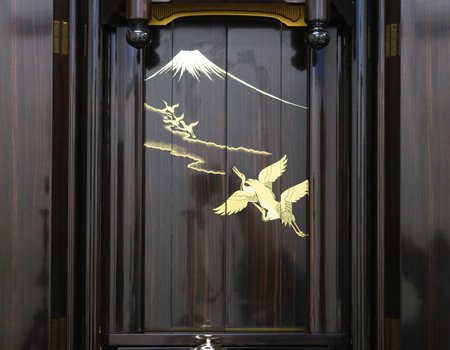 創価学会中古仏壇609　厨子型仏壇経机付き　和室・洋室・拠点・会場に最適　格安・激安にて最安値にて販売いたします。