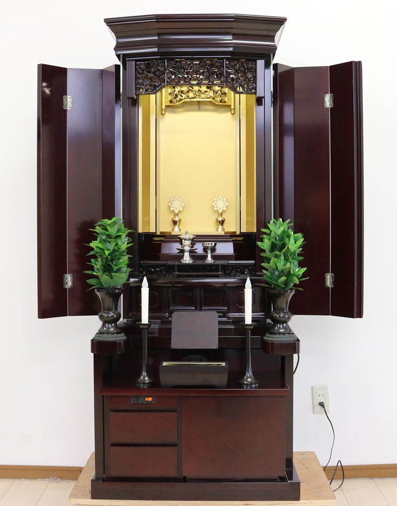 創価学会仏壇専門店桜梅桃李.comより、創価学会厨子型中古仏壇612発売いたします。こちらのお仏壇は、金剛堂の中古仏壇です。桜の彫刻が二重になっております。また、会館型で、扉も三宝開きの為様々な角度からご本尊様を拝せます。中古のお仏壇を格安でお届けいたします。