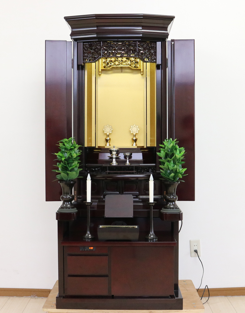 創価学会仏壇専門店桜梅桃李.comより、創価学会厨子型中古仏壇612発売いたします。こちらのお仏壇は、金剛堂の中古仏壇です。桜の彫刻が二重になっております。また、会館型で、扉も三宝開きの為様々な角度からご本尊様を拝せます。中古のお仏壇を格安でお届けいたします。