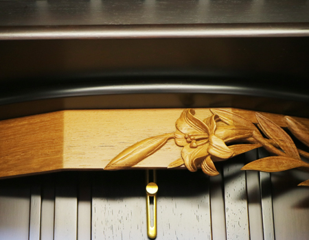 創価学会仏壇専門店桜梅桃李.comより創価学会 中古家具調 仏壇 620 洋室・リビングに最適 金剛堂「521ニヤトー」無垢しらゆり発売いします。こちらの商品は婦人部女子部に大人気の商品で洋室和室問わず設置できます。