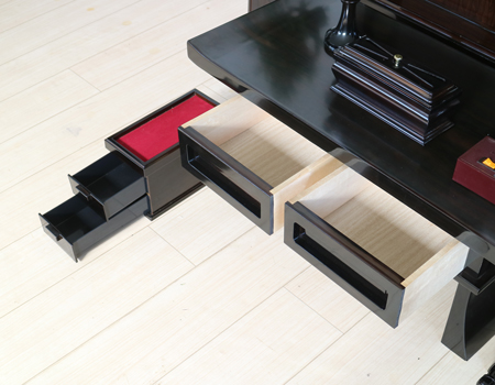 仏具は上記のものをお付けいたします。  仏器・茶器、造花おしきみ、リン棒は新品です。  その他の仏具は、中古となります