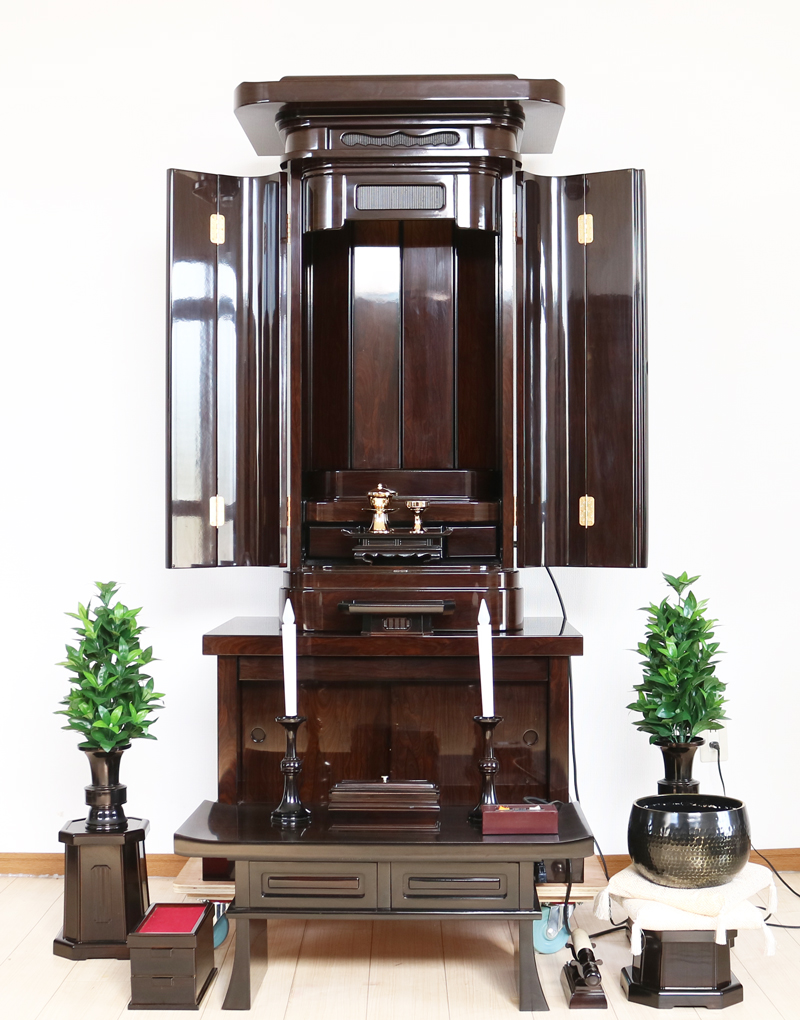 創価学会仏壇専門店桜梅桃李.comより、創価学会厨子型経机付中古仏壇634　鉄刀木　創価学会仏壇専門店桜梅桃李より発売いたします。拠点男子部新居に最適です。中古のお仏壇を格安でお届けいたします。