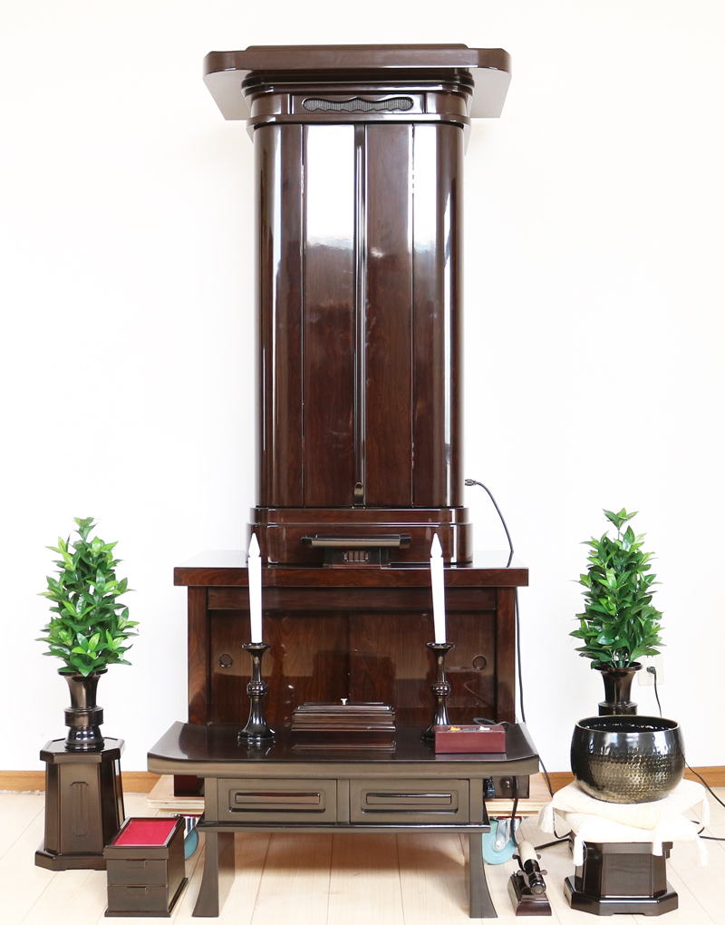 創価学会仏壇専門店桜梅桃李.comより、創価学会厨子型経机付中古仏壇634　鉄刀木　創価学会仏壇専門店桜梅桃李より発売いたします。拠点男子部新居に最適です。中古のお仏壇を格安でお届けいたします。