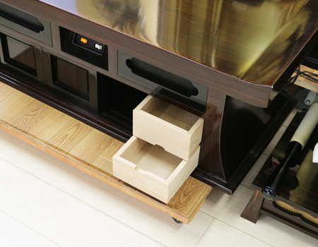 創価学会仏壇専門店桜梅桃李.comより創価学会厨子型中古仏壇経机付き百鳳637を発売致します。