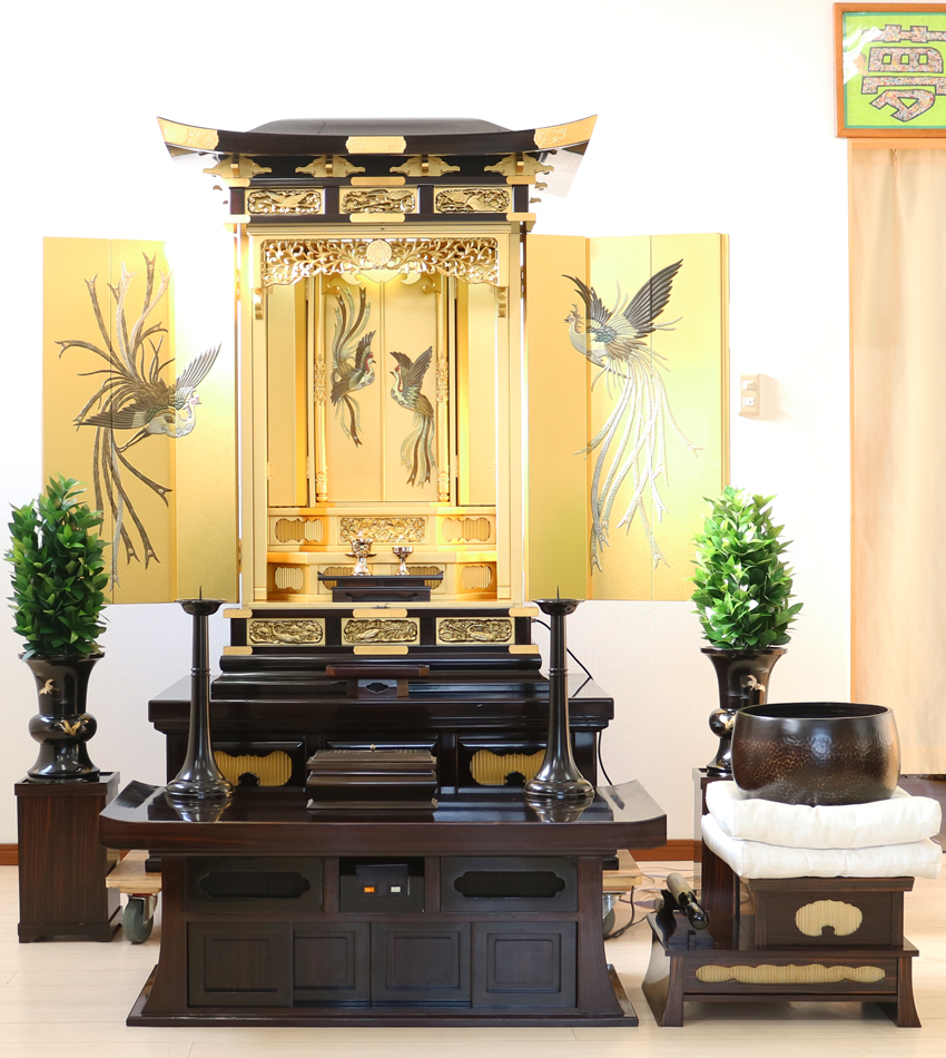 創価学会仏壇専門店桜梅桃李.comより創価学会厨子型中古仏壇経机付き百鳳637を発売致します。