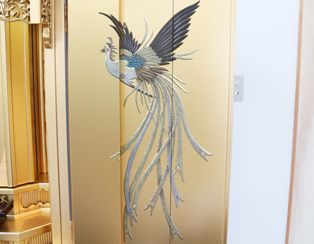 創価学会仏壇専門店桜梅桃李.comより創価学会厨子型中古仏壇経机付き百鳳637を発売致します。