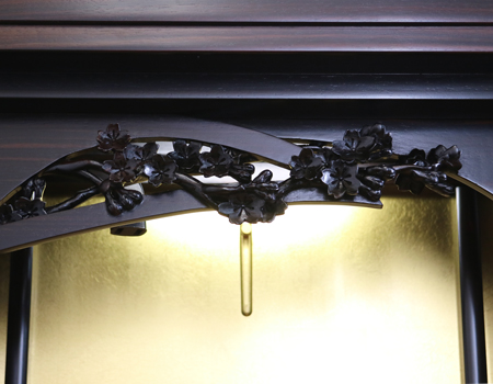 創価学会コンパクトミニ中古仏壇647金剛堂さんで現行販売されている<本黒檀上置桜結び>です。新品価格は330000円の品でございます!