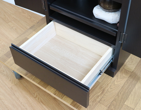 創価学会コンパクトミニ中古仏壇647金剛堂さんで現行販売されている<本黒檀上置桜結び>です。新品価格は330000円の品でございます!