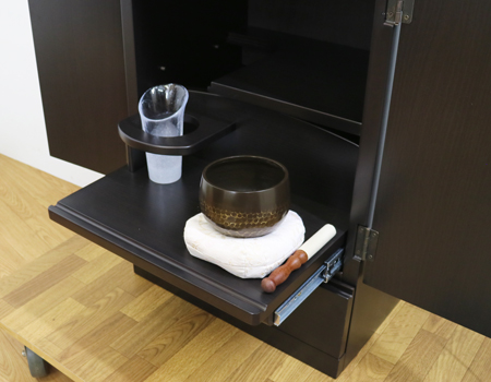 創価学会コンパクトミニ中古仏壇647金剛堂さんで現行販売されている<本黒檀上置桜結び>です。新品価格は330000円の品でございます!