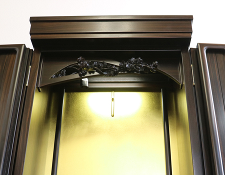 創価学会コンパクトミニ中古仏壇647金剛堂さんで現行販売されている<本黒檀上置桜結び>です。新品価格は330000円の品でございます!