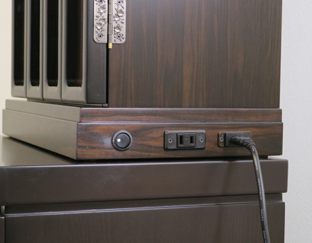 創価学会コンパクトミニ中古仏壇647金剛堂さんで現行販売されている<本黒檀上置桜結び>です。新品価格は330000円の品でございます!