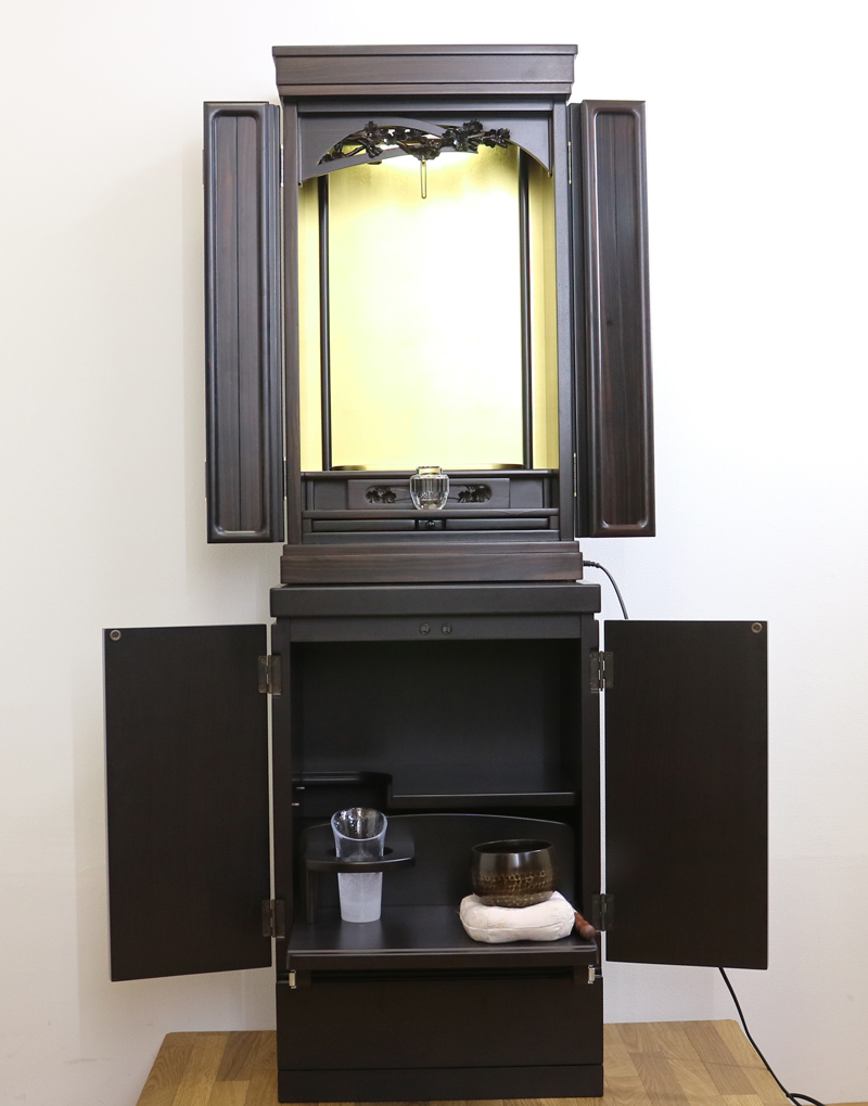 創価学会コンパクトミニ中古仏壇647金剛堂さんで現行販売されている<本黒檀上置桜結び>です。新品価格は330000円の品でございます!