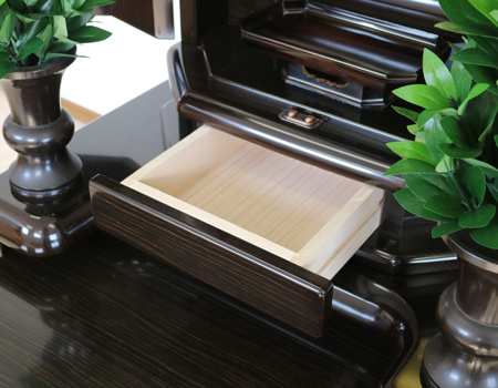 創価学会仏壇専門店桜梅桃李.comより、創価学会厨子型中古仏壇648　創価学会仏壇専門店桜梅桃李より発売いたします。拠点男子部新居に最適です。中古のお仏壇を格安でお届けいたします。