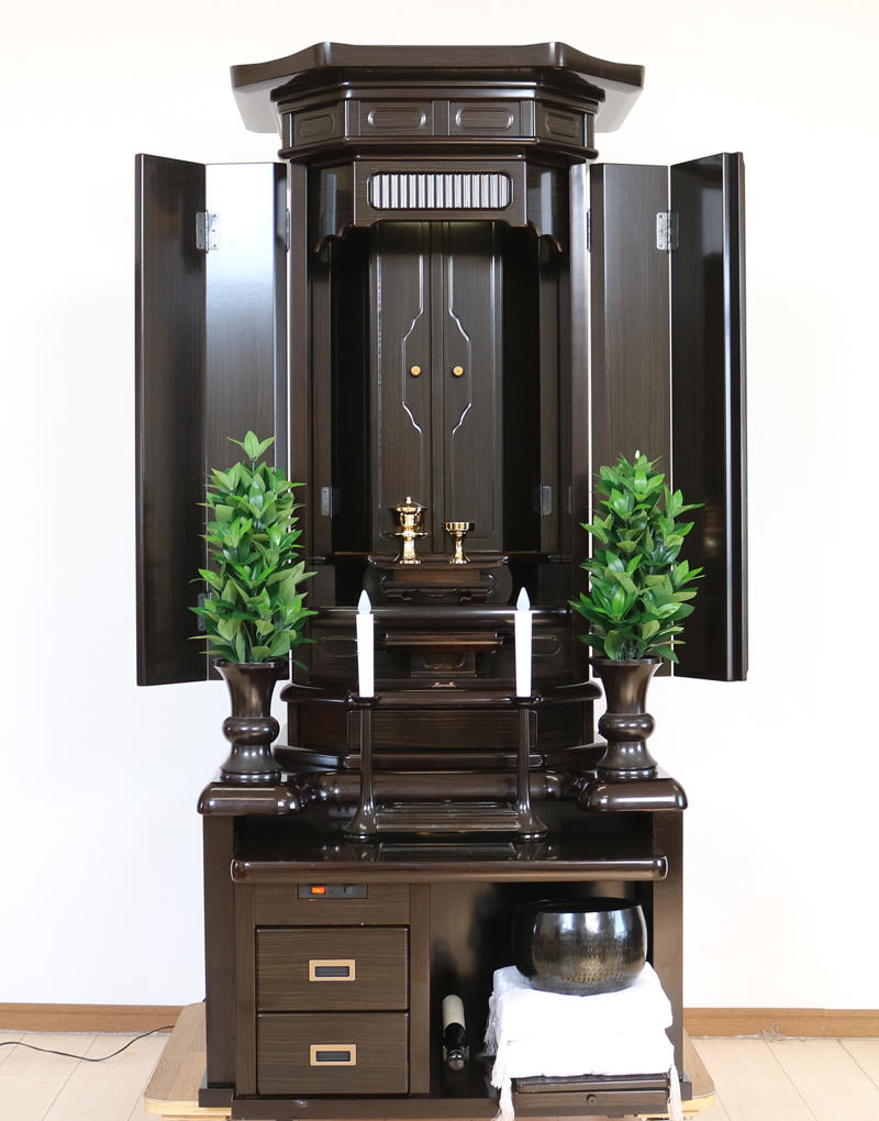 創価学会仏壇専門店桜梅桃李.comより、創価学会厨子型中古仏壇648　創価学会仏壇専門店桜梅桃李より発売いたします。拠点男子部新居に最適です。中古のお仏壇を格安でお届けいたします。