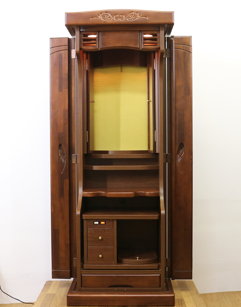 創価学会仏壇専門店桜梅桃李より家具調中古仏壇650トレニアダウンライトを発売いたしました