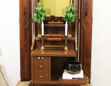 創価学会仏壇専門店桜梅桃李より家具調中古仏壇650トレニアダウンライトを発売いたしました