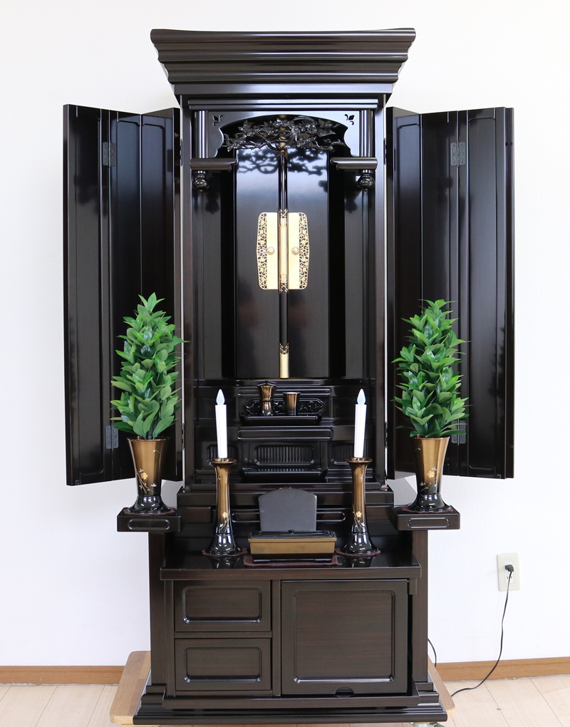 創価学会仏壇専門店桜梅桃李.comより厨子型中古仏壇660本三方会館型黒檀を発売いたします。 和室・洋室・拠点・男子部拠点にも最適です。