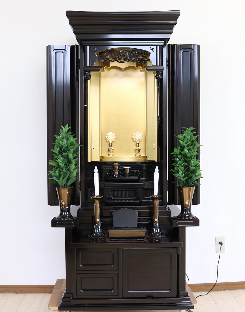 創価学会仏壇専門店桜梅桃李.comより厨子型中古仏壇660本三方会館型黒檀を発売いたします。 和室・洋室・拠点・男子部拠点にも最適です。