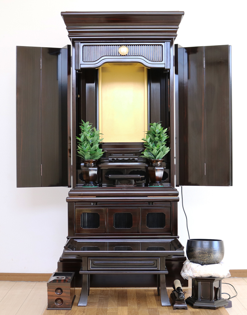 創価学会仏壇専門店桜梅桃李.comより創価学会厨子型中古仏壇B662を格安にて発売いたします。