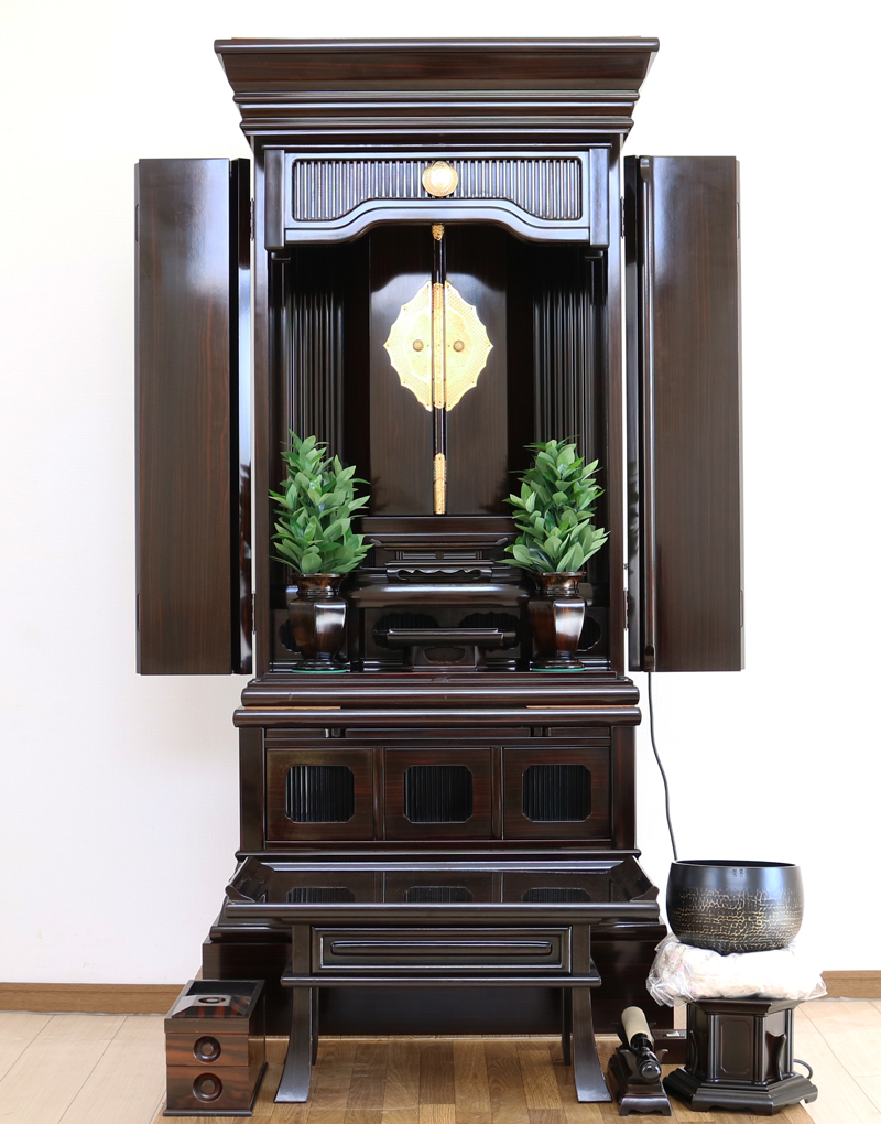 創価学会仏壇専門店桜梅桃李.comより創価学会厨子型中古仏壇B662を格安にて発売いたします。