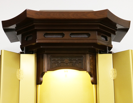 桜梅桃李.comより創価学会厨子型中古仏壇667鉄刀木徳島仏壇を発売いたします。鉄刀木でできた高級徳島の厨子型中古仏壇です。  和室・拠点に最適です。