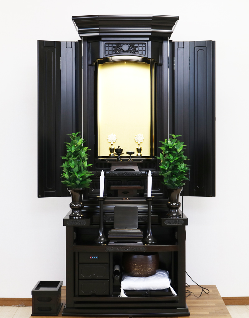 桜梅桃李.comより創価学会厨子型中古仏壇668徳島仏壇を発売いたします。黒檀でできた高級徳島の厨子型中古仏壇です。  和室・拠点に最適です。