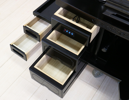 桜梅桃李.comより創価学会厨子型中古仏壇668徳島仏壇を発売いたします。黒檀でできた高級徳島の厨子型中古仏壇です。  和室・拠点に最適です。