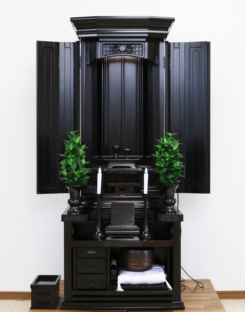 桜梅桃李.comより創価学会厨子型中古仏壇668徳島仏壇を発売いたします。黒檀でできた高級徳島の厨子型中古仏壇です。  和室・拠点に最適です。